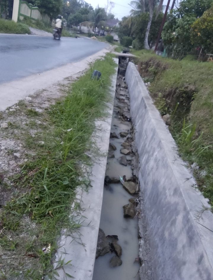 Proyek Pengelolaan dan Pengembangan Drainase Rp 969 Juta Diduga Tanpa pondasi