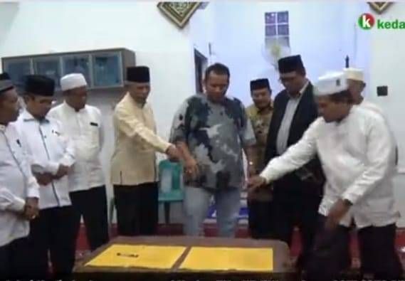 Guntur Saputra Serahkan Lahan 3 Hektar untuk TPU Muslim dan Nasrani.