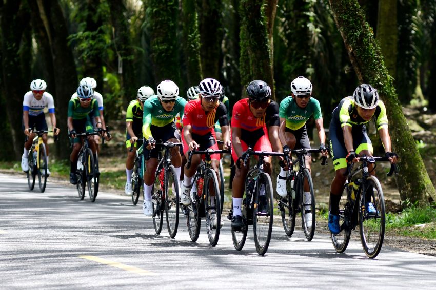 26 Atlet Cabor Balap Sepeda Road Race Taklukan Jalan Lintas Serdang Bedagai-Parapat