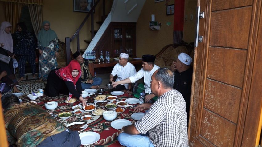 Cawagubsu Makan Bareng Warga Tembung Hasan Basri Sagala : Bantu Kampanye Dengan Cara Bermartabat