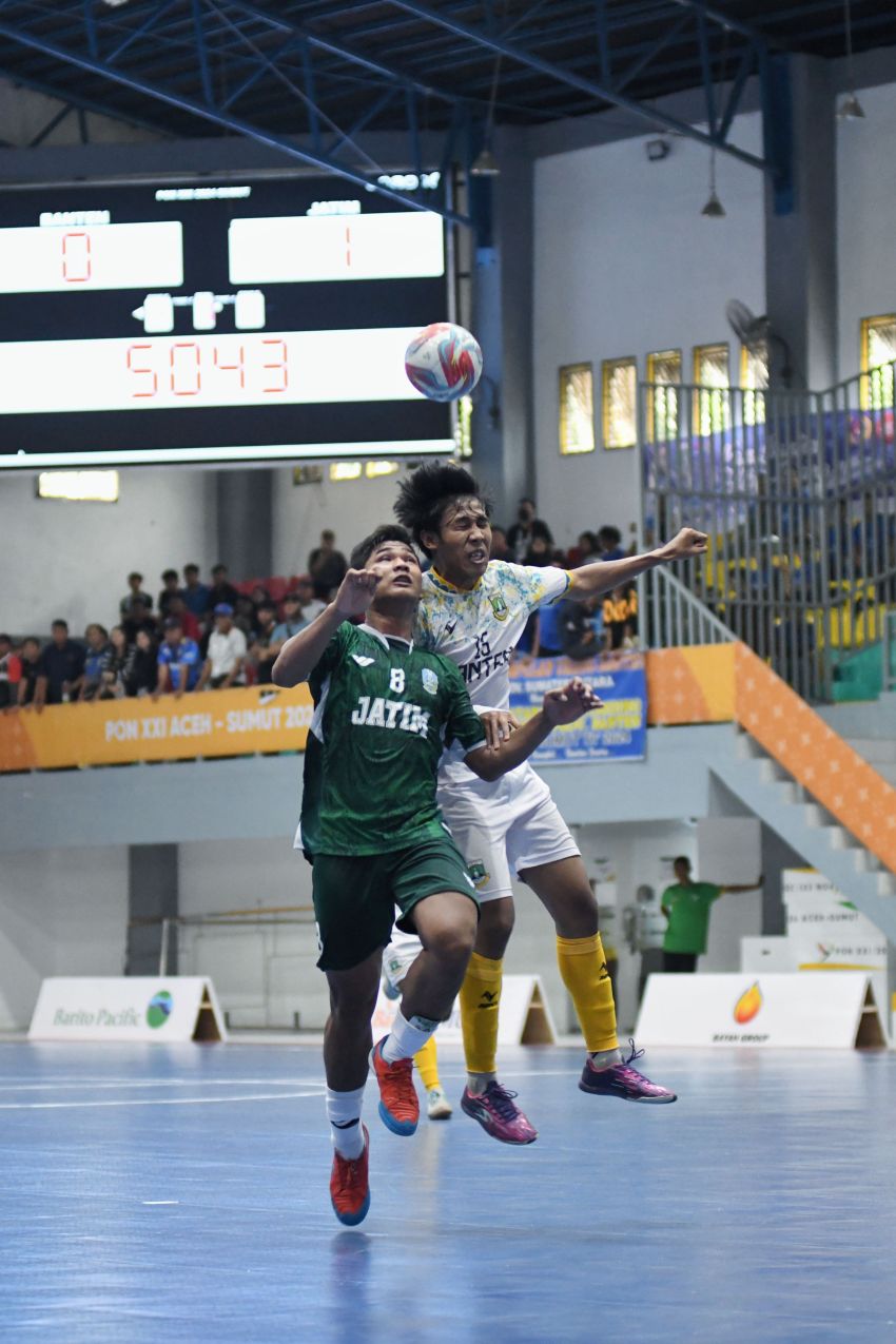 Perang’ Yel-yel Suporter Banten dan Jatim di Futsal