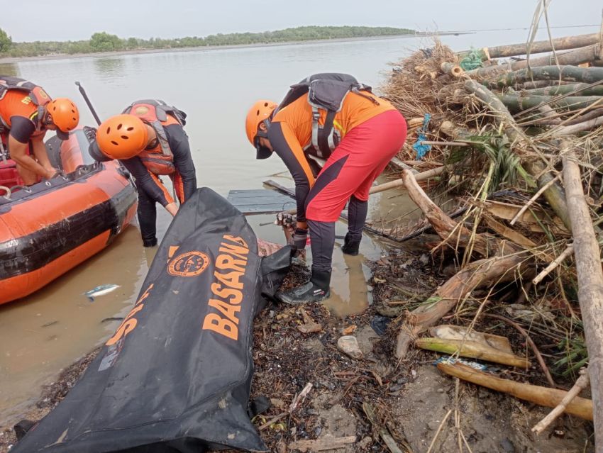 Mayat Mengambang Diduga Korban Pembunuhan Gegerkan Warga Pantai Labu