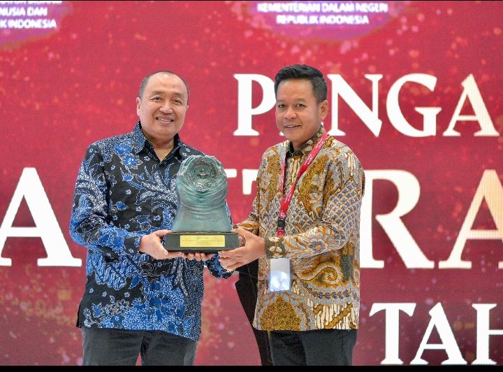 Rektor USU Prof Muryanto Amin Raih Penghargaan Paritrana Awards 2024 dari Wapres Ma’ruf Amin