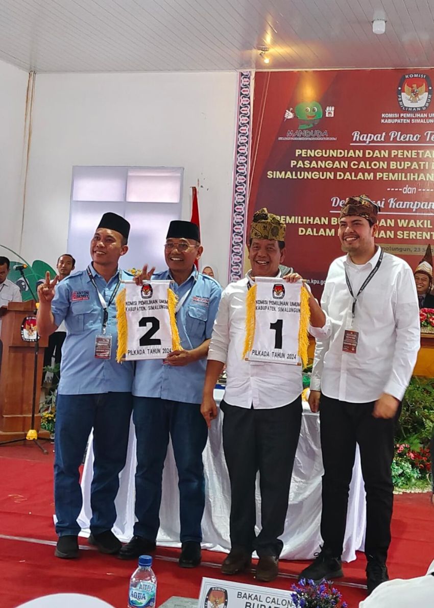 Pengundian Nomor Urut Di KPU Simalungun  RHS-AZI NO : 1 dan ANTON - BENNY NO : 2