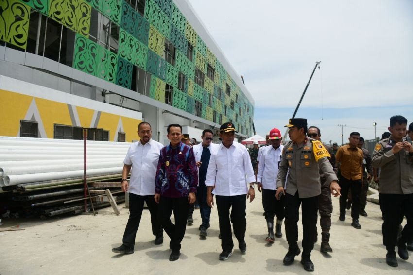 Menko PMK Tinjau Stadion Utama PON XXI Sumut