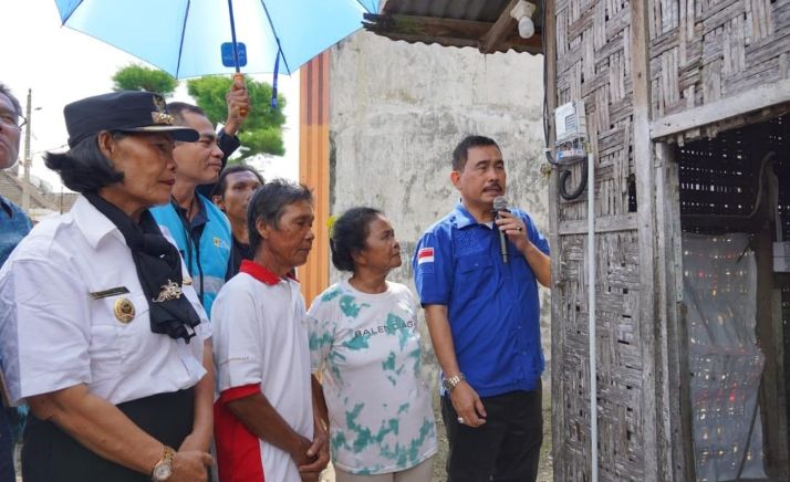 Warga Desa Cinta Damai Deli Serdang Disambung Listrik Gratis
