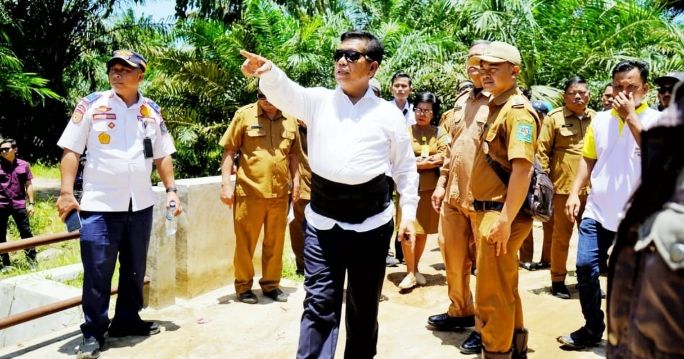 Bupati Simalungun dan Kadis PUTR Tinjau Kondisi Jalan Penghubung Nagori Sordang Bolon Menuju Bangun Sordang