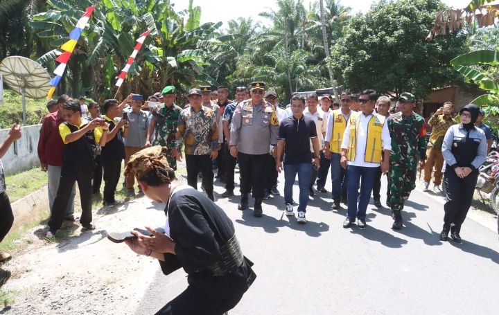 Kapolres Simalungun Sosialisasikan Bahaya Narkoba dan Pantau Kondisi Jalan di Kecamatan Silou Kahean