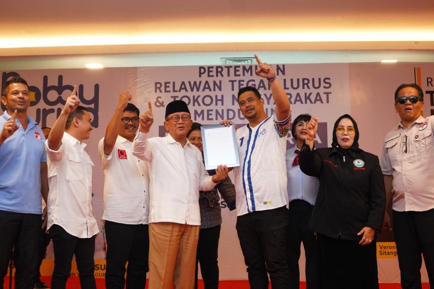 Puluhan Elemen Relawan Tegak Lurus Deklarasi Dukung Bobby-Surya