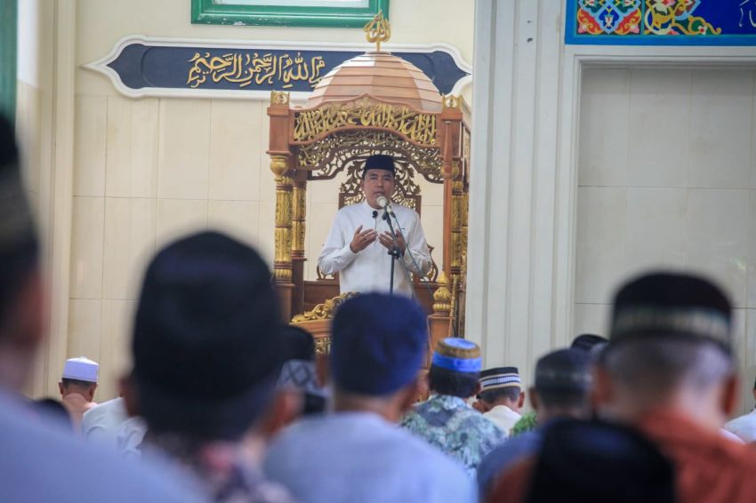 Khutbah Jumat di Masjid Al-Muttaqin Sunggal H. Hasan Basri Sagala: Kalimat Ringan di Lisan, Berat di Timbangan