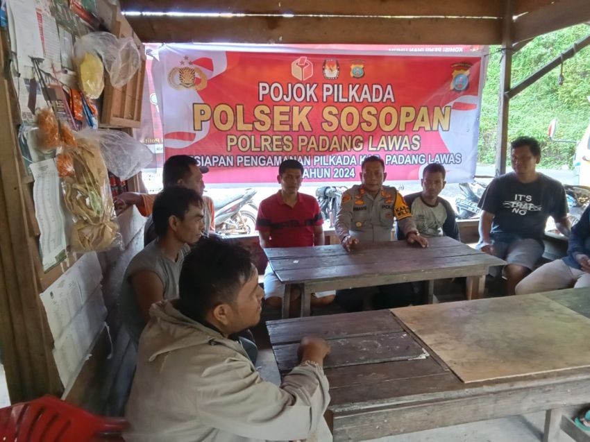 Kapolsek Sosopan Polres Palas melaksanakan Pojok Pemilu Bersama Dengan Tomas Dan Masyarakat