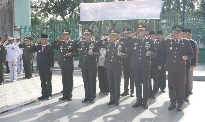 Pjs. Bupati Asahan Melakukan Upacara Ziarah Nasional dalam Rangka HUT Ke 79 TNI