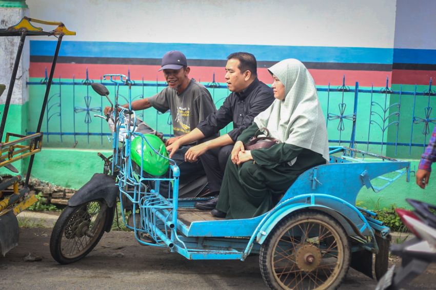 Hasan Basri Sagala Ketemu Temen Sekelas saat Kunjungi Sekolahnya di Labusel