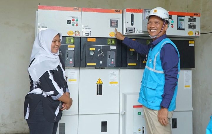 PLN UP3 Pematangsiantar Melakukan Penyalaan One Day Service Pelanggan Tegangan Menengah