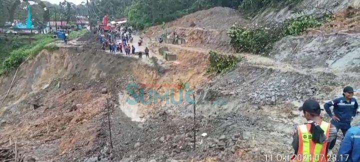 Jalan Lintas Sumatera di Batu Jomba Tapsel Putus Total Akibat Longsor, Ini Jalur Alternatifnya