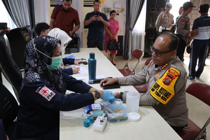 HUT Humas Polri ke-73, Polrestabes Medan Gelar Donor Darah Demi Kemanusiaan