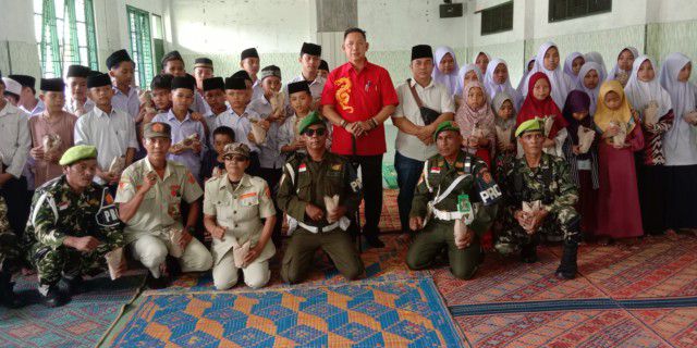 Ketua DPRD Medan Wong Chun Sen Lakukan Syukuran Bersama Ratusan Anak Yatim Aljami'yatul Wasliyah