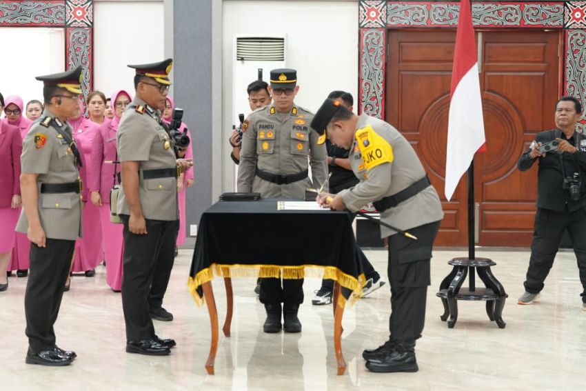 Kapolda Sumut Lantik Kombes Pol Gidion Arif Sebagai Kapolrestabes Medan