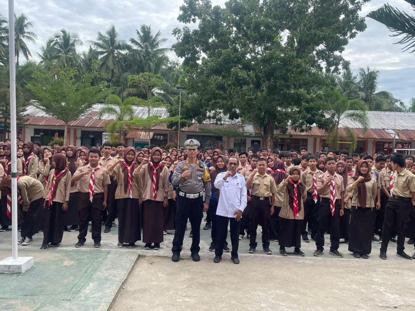 Sosialisasi Tertib Berlalu Lintas di SMAN 1 Paluta dalam Rangka Operasi Zebra Toba 2024,Ini Harapan Kasat Lantas Polres Tapsel AKP Danil Saragih