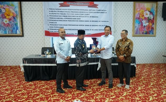 Pemkab Solok Raih Nomor 1 Terbaik Pelayanan Publik di Sumatera dari Ombudsman RI