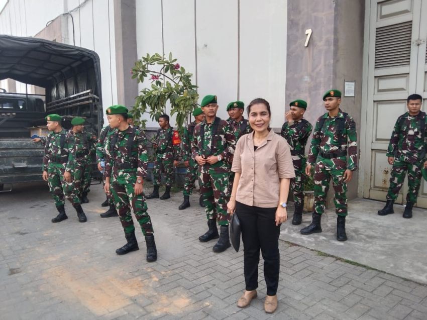 Ketua KPU Medan Menerima Logistik Surat Suara dari KPU Sumut