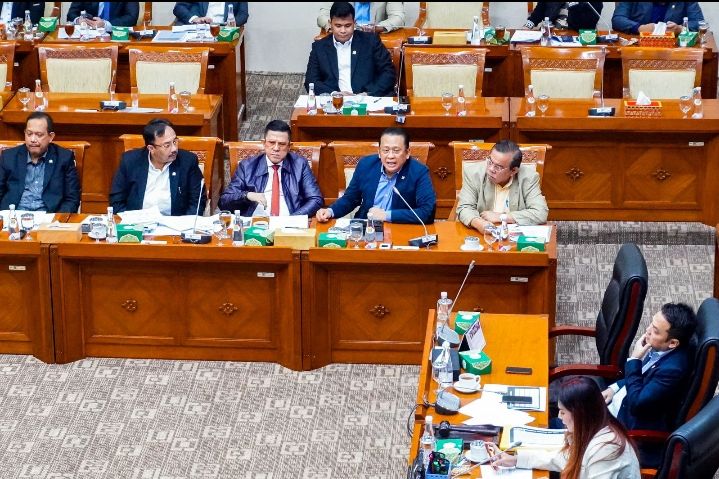 Fit and Proper Test Calon Dewan Pengawas KPK, Bamsoet Soroti Praktik Memamerkan Tersangka Sebelum Diadili