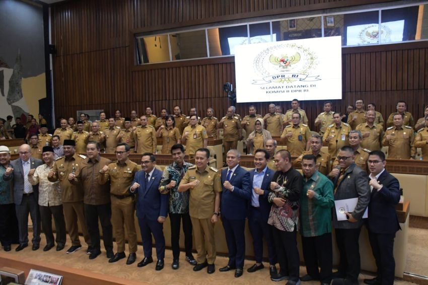 Pj Bupati Hadiri Raker dan RDP Komisi II DPR RI