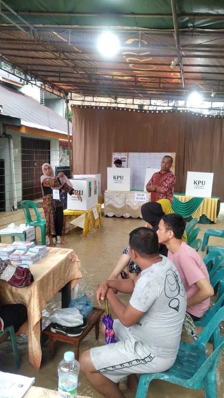 Banjir Tak Menghalangi Jalannya Demokrasi