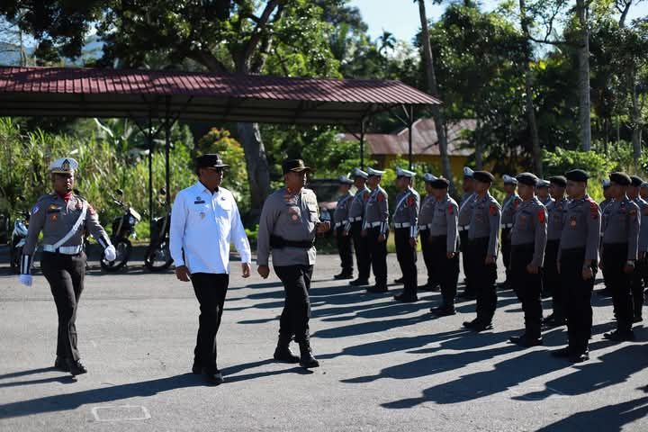 Bupati Madina Pimpin Apel Gelar Pasukan Operasi Lilin Toba 2024,Sukhairi Nasution : Jalankan tugas dengan Penuh semangat dan Tanggung jawab