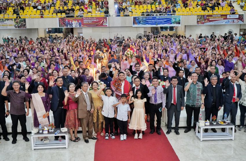 Hadiri Perayaan Natal HKI Daerah VI Sumatera Timur II, Wali Kota Medan Ajak Seluruh Jemaat Konsisten Berbuat Kebaikan