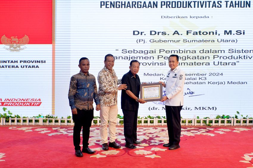 Serahkan Penghargaan Siddhakarya Sumut 2024, Diharapkan Dapat Tingkatkan Produktivitas Perusahaan