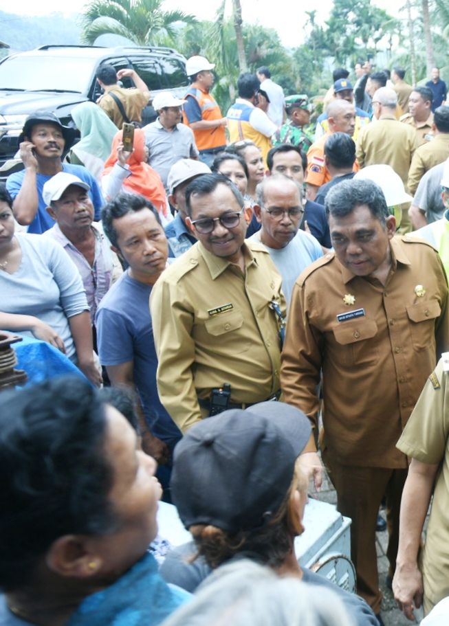 Tinjau Lokasi Longsor Sibolangit, Minta Masyarakat Tetap Waspada