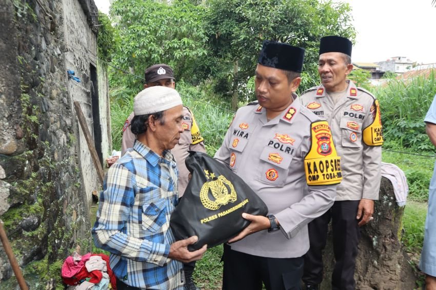 Kapolres Padangsidimpuan Gelar Program "Jum'at Curhat dan Jum'at Berkah" di Masjid Taqwa Muhammadiyah