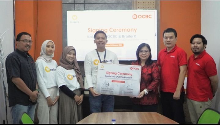 OCBC dan BroilerX Fasilitasi Pembiayaan untuk Peternak Ayam Broiler melalui KTA Cashbiz