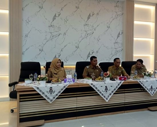 Dalam rangka menjaga kondusifitas pasca Pilkada 2024, Wakil Bupati Solok, Jon Firman Pandu, SH. Gelar Komprensi Pers