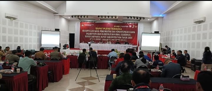 KPU Toba Gelar Rapat Pleno Rekapitulasi Suara Pilkada Serentak Tahun 2024