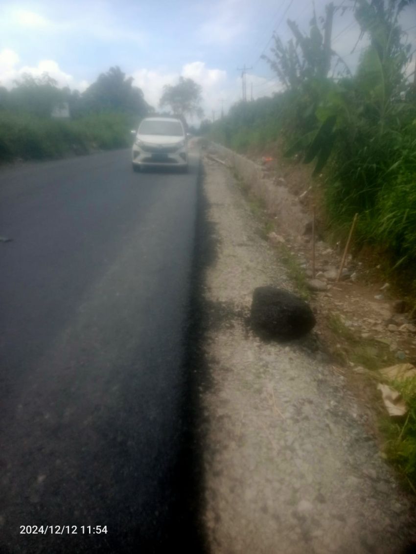Pengaspalan Saat Hujan Deras, Wakil ketua DPRD Simalungun Bonauli Rajagukguk SH :Jalan Propinsi T. Jawa - Bts Asahan Dunas PUPR Propinsi Pagu Rp 9,4 M