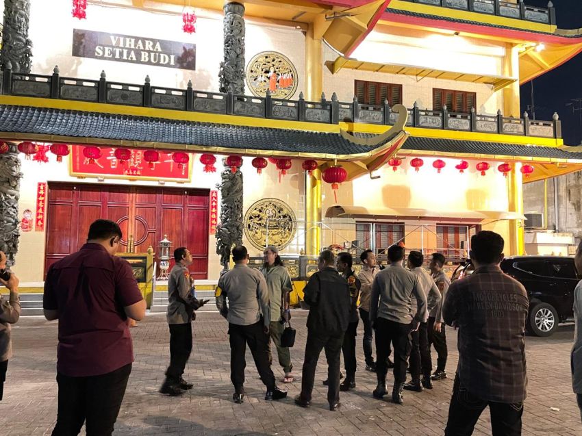 Kapolrestabes Medan Cek Pospam Imlek di Vihara Setia Budi dan Maitreya