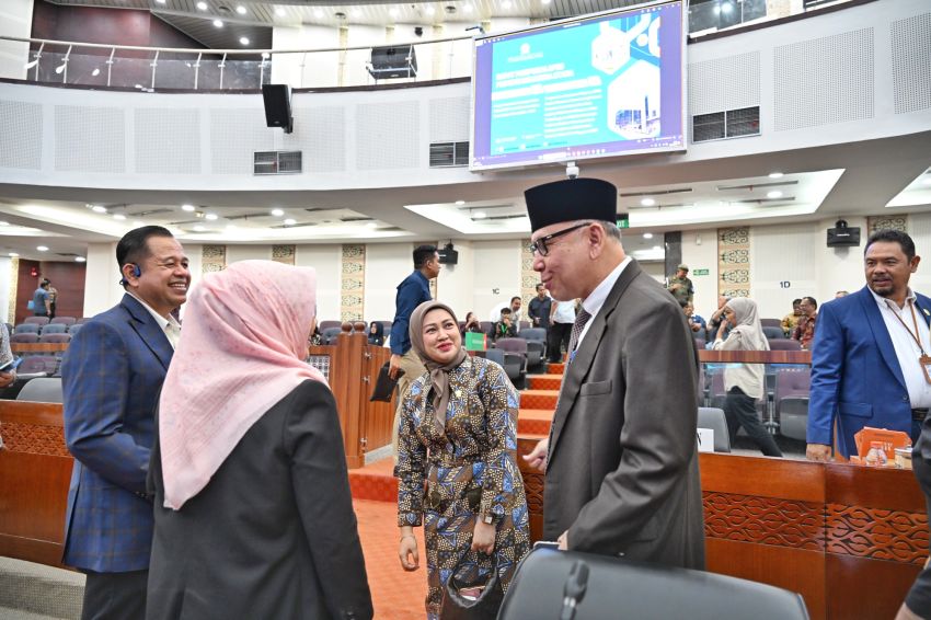 Pj Sekdaprov Hadiri Paripurna Penetapan Calon Ketua DPRD Sumut 2024-2029