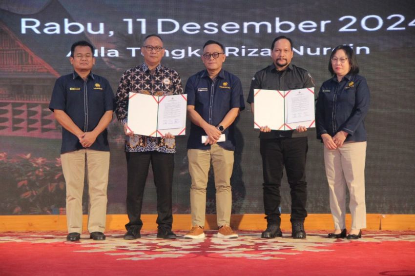 Bawaslu Sumut Tanda Tangani Fakta Integritas Pada Penyerahan Secara Digital Daftar Isian Pelaksanaan Anggaran (DIPA) Dan Buku Alokasi Transfer Ke Daer