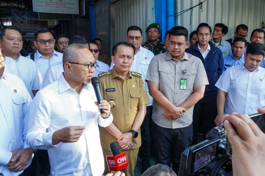 Dampingi Menko Bidang Pangan dan Mendag, Bobby Nasution Tinjau Harga Bahan Pokok Di Pasar Sei Sikambing