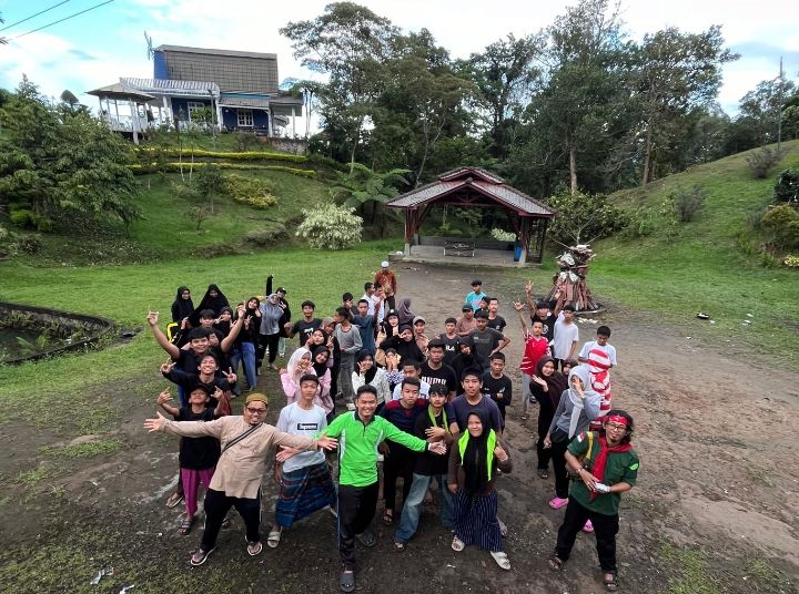 Anggota Genetika FP UISU Medan Jadi Fasilitator Outbound Pengembangan Diri SMP/SMAT Al Bukhari Muslim Medan