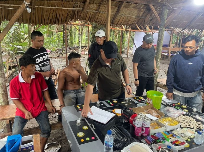 TNI-Polri Kembali Ratakan Gubuk Narkoba dan Judi di Binjai