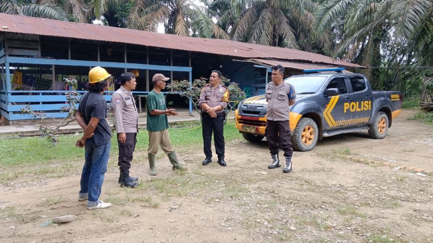 Cegah gangguan kamtibmas, polsek barumun laksanakan pengecekan warung dan kafe remang remang di Huta Lombang Palas