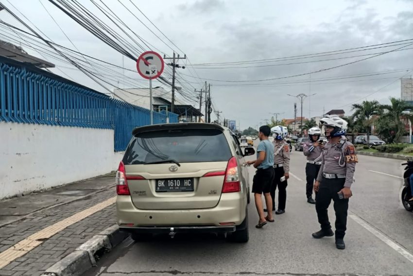 Dit Lantas Polda Sumut Kembali Tindak Pelanggar Lalu Lintas di SM Raja 33 Pol Bus Disegel