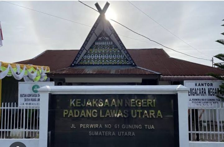 Warga Batu Sundung Gugat Kejari Paluta dan Jaksa Agung ke Praperadilan Terkait Dugaan Korupsi PSR