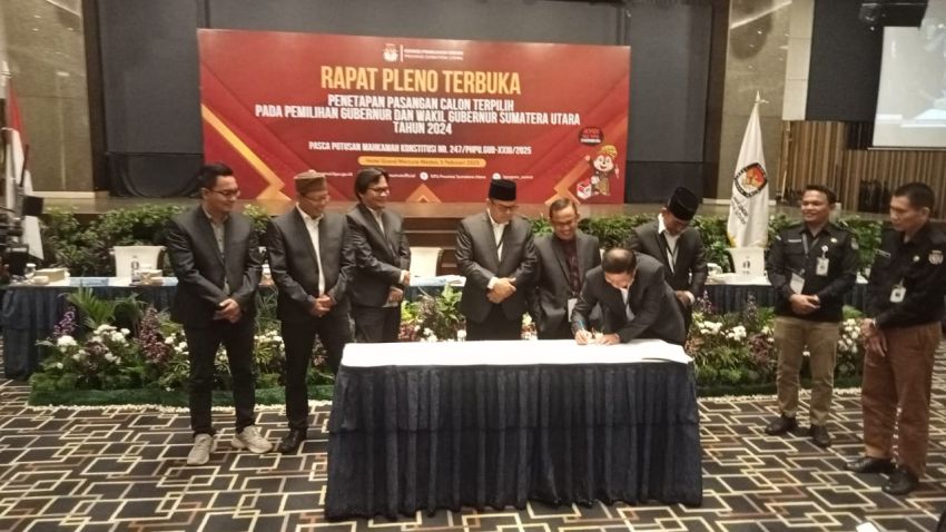 Rapat Pleno Terbuka Pasca Putusan MK Menetapkan Bobby - Surya Menjadi Gubernur dan Wakil Gubernur Sumut Periode 2025 - 2030
