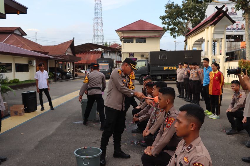 Long March dan Upacara Tradisi Polri di Polres Padangsidimpuan: Semangat Baru untuk Generasi Bintara Remaja