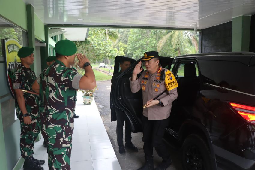 Jalin Silaturahmi, Kapolresta Deli Serdang Berkunjung Ke Markas Batalyon Infanteri 121/ MK