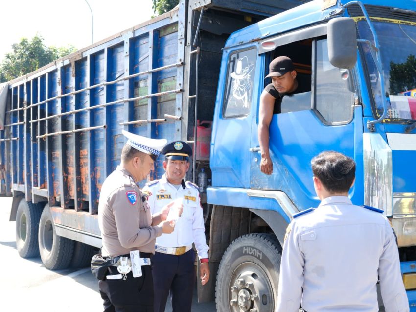 Tegaskan Komitmen Keselamatan di Jalan Tol Medan-Kualanamu-Tebing Tinggi, PT Jasamarga Kualanamu Tol Gelar Operasi Kendaraan ODOL